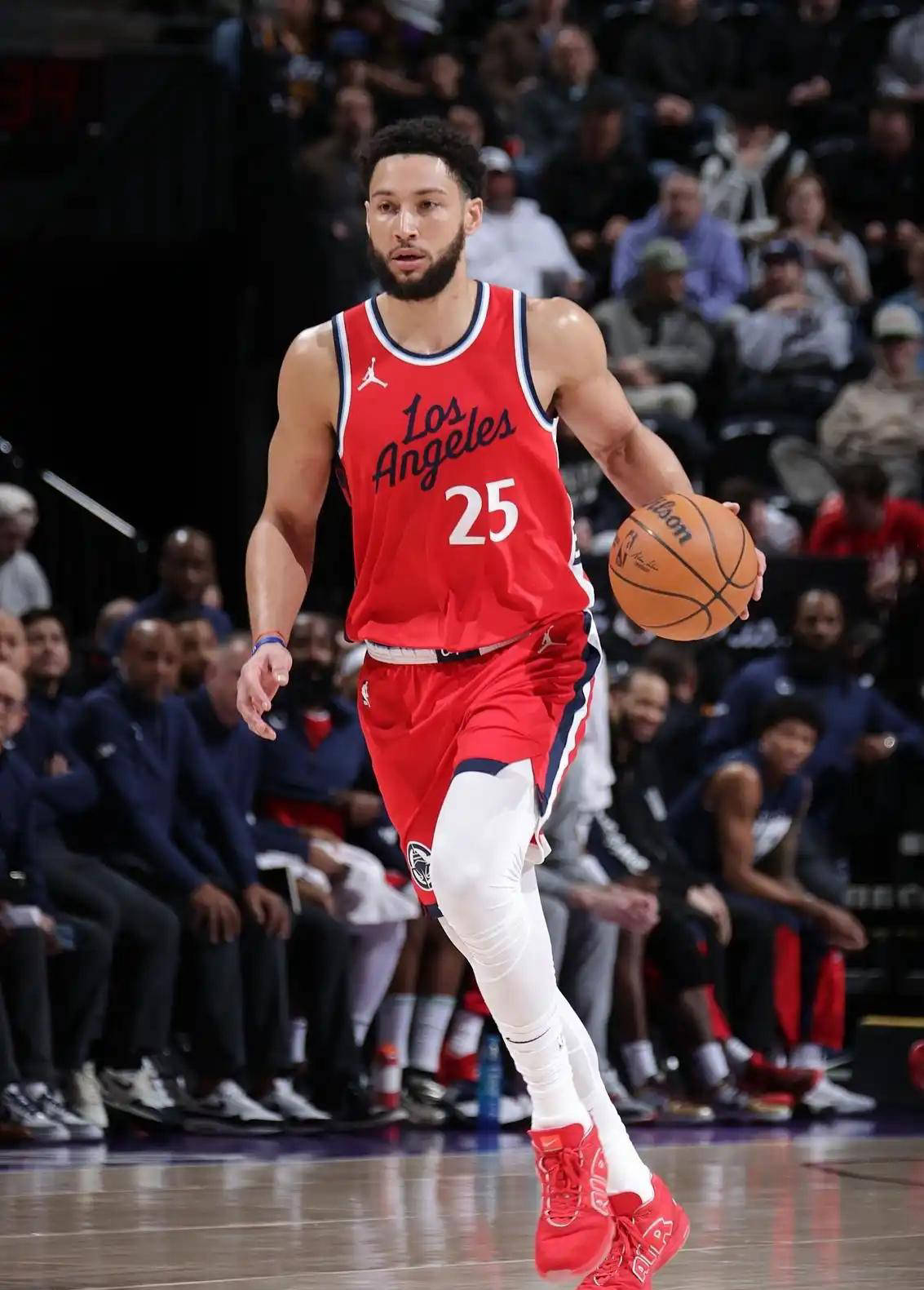 快船险胜篮网，西蒙斯关键表现点燃全场！