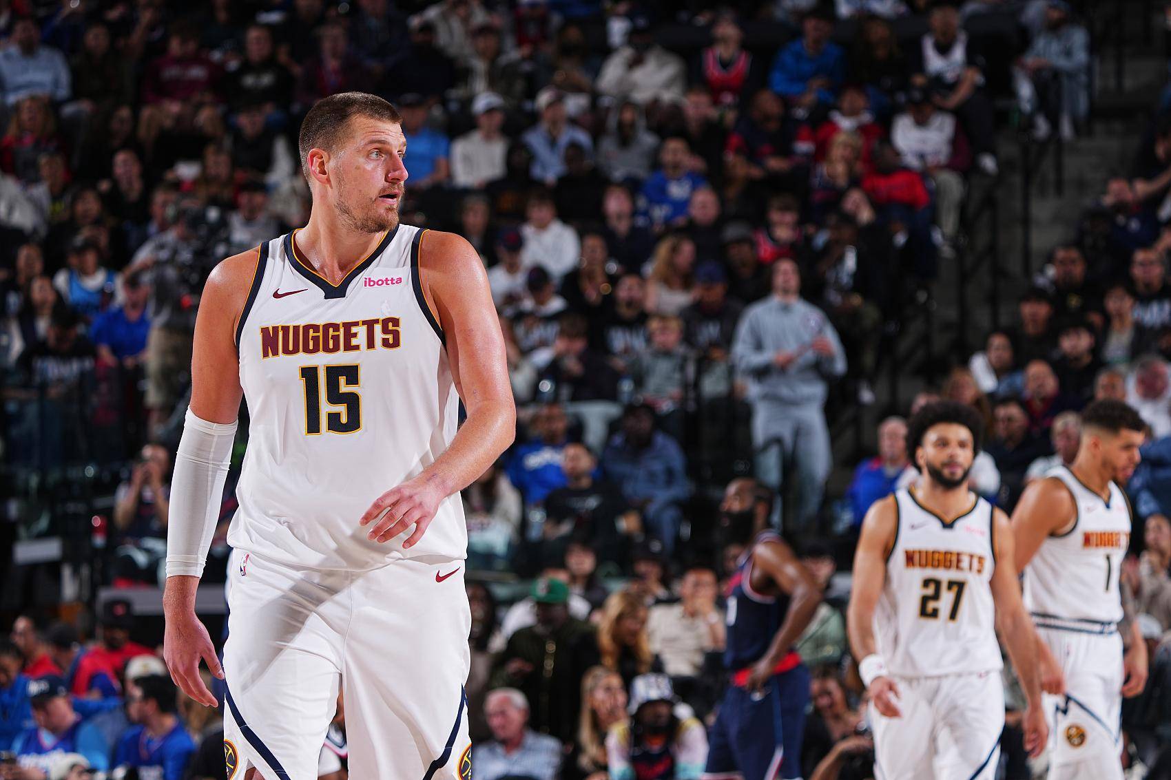 约基奇绝杀时刻，76人点燃赛场，球队未来可期迎来胜利！