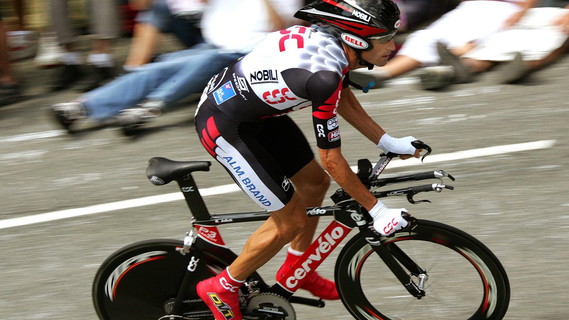 Doinb重返赛场,爆冷首场状态出色,利物浦观众沸腾!赛场气氛高涨